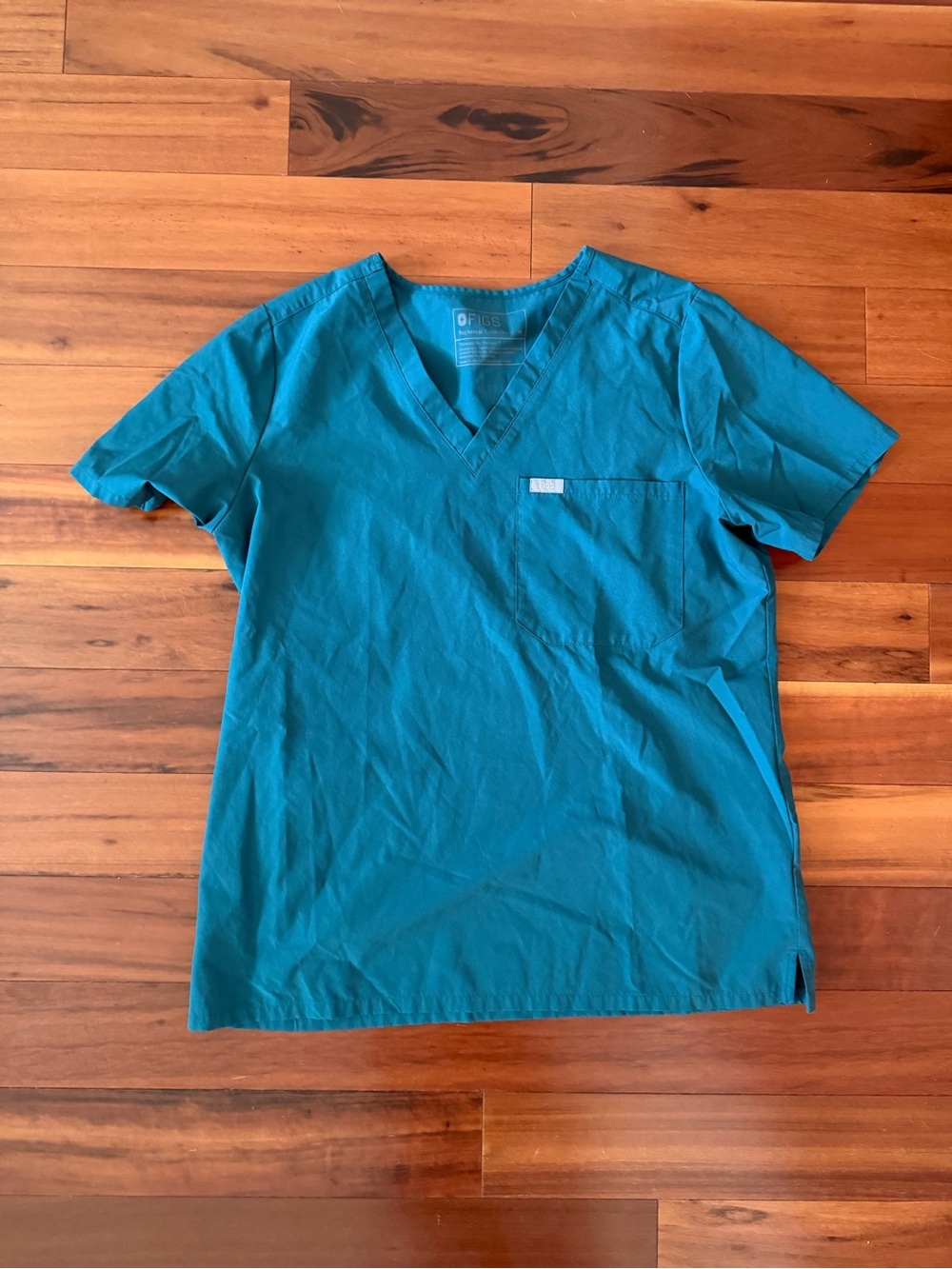 Figs scrub top